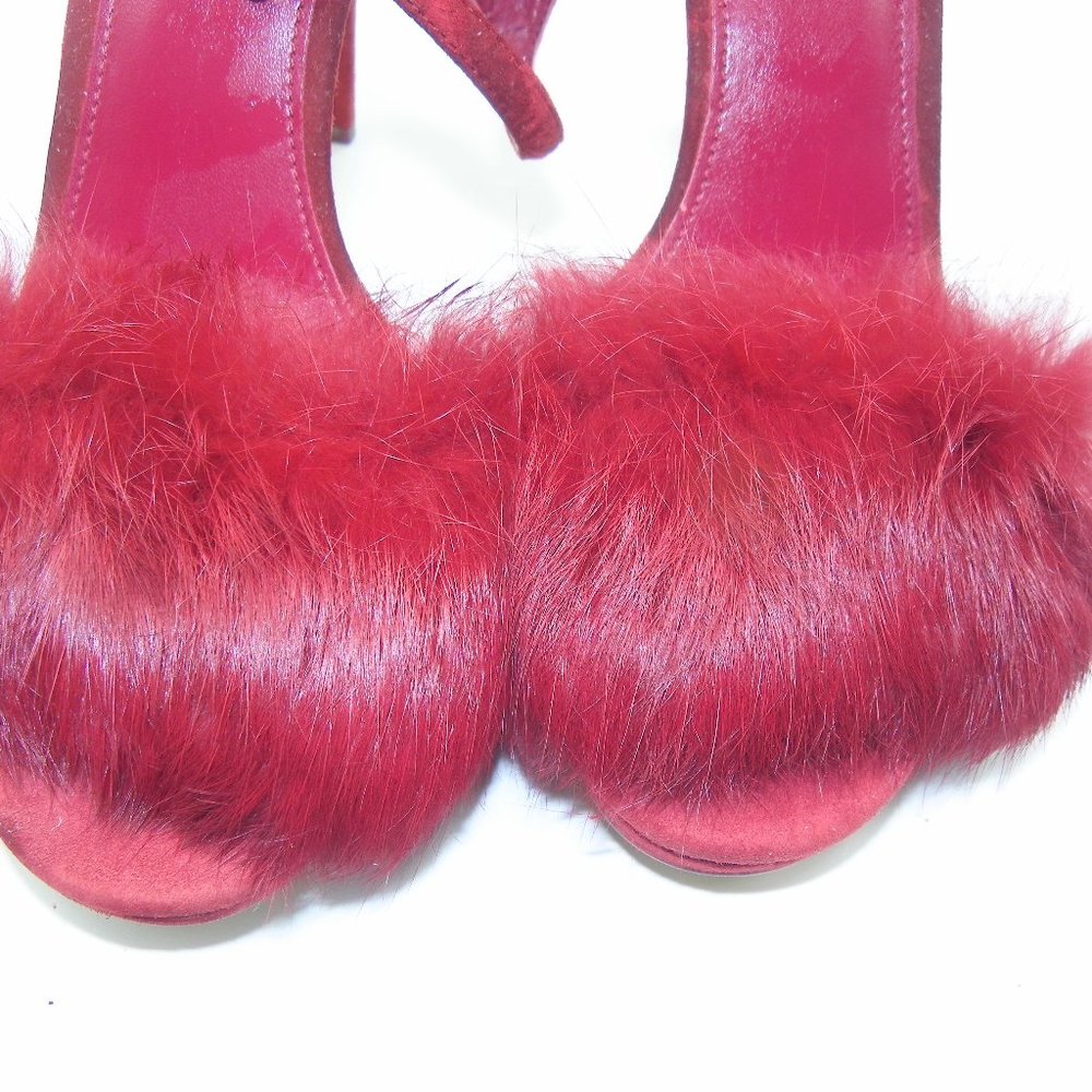 MICHEAL KORS CRANBERRY FUR HEELS! SZ 8
